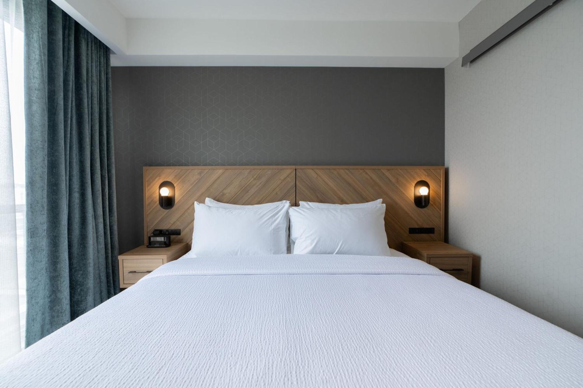 Sandman Signature Dartmouth Hotel & Suites Exterior photo