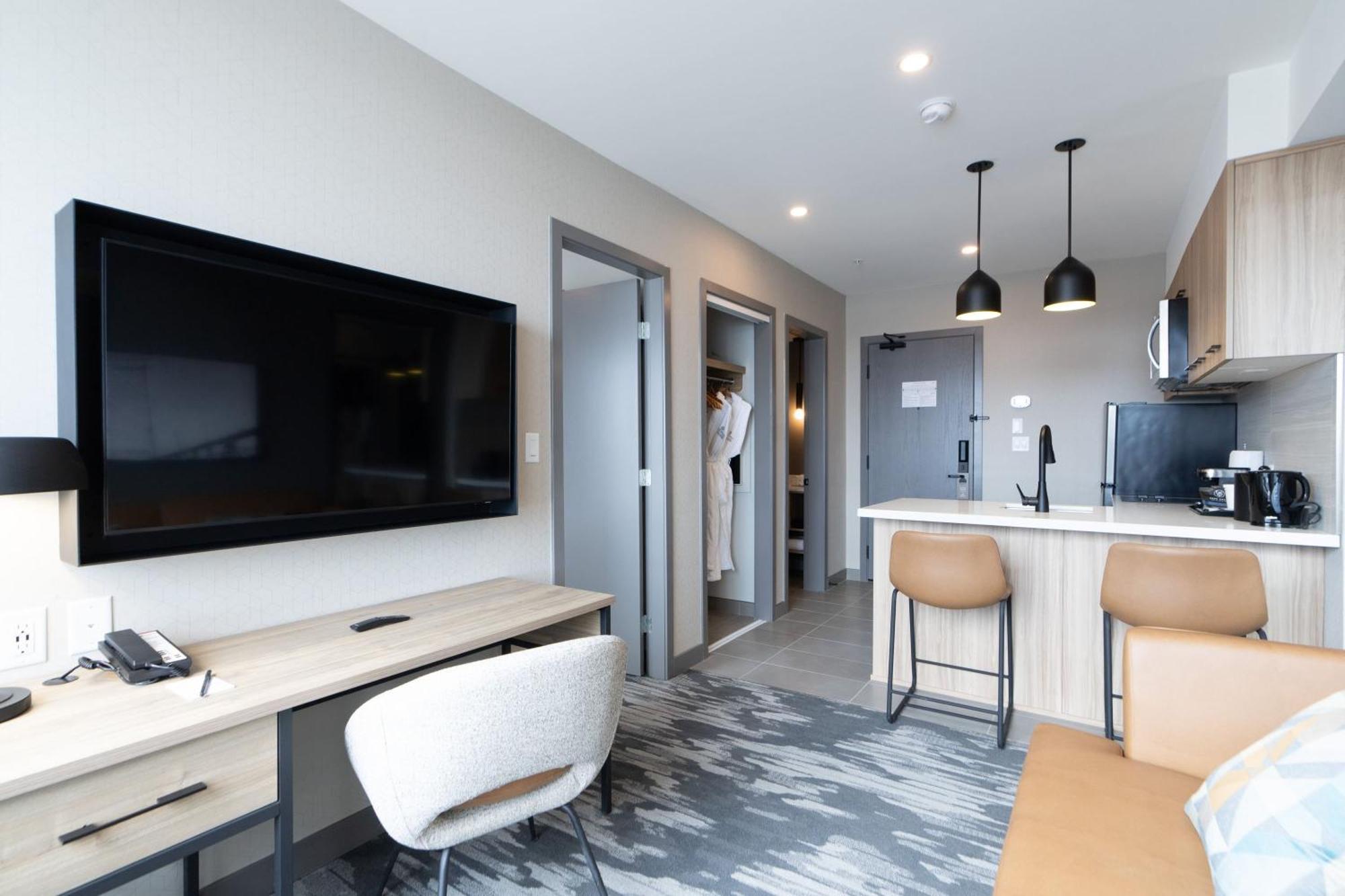 Sandman Signature Dartmouth Hotel & Suites Exterior photo