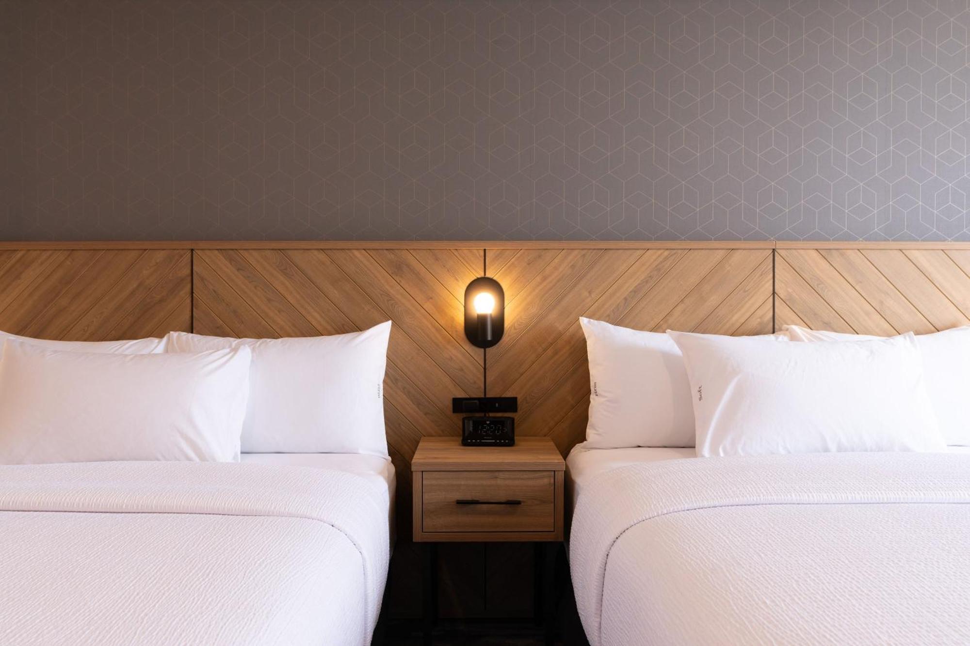 Sandman Signature Dartmouth Hotel & Suites Exterior photo